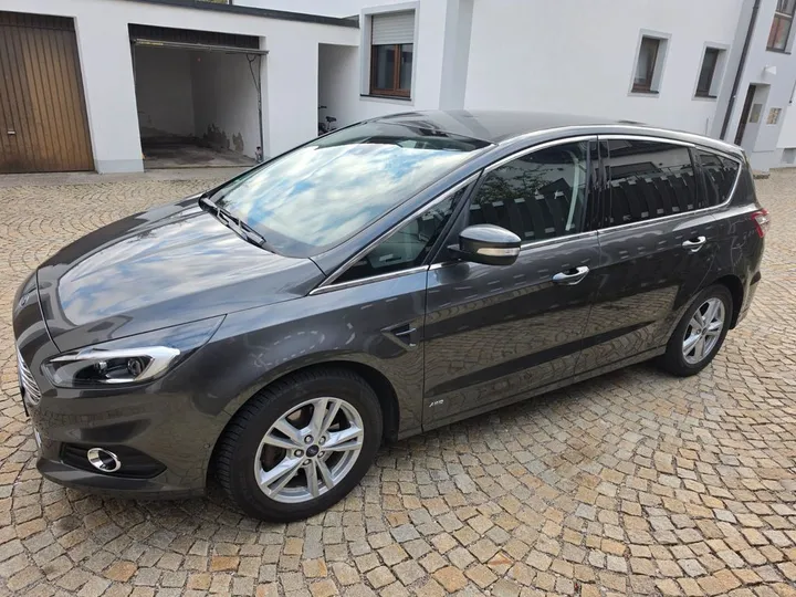 Ford S-Max