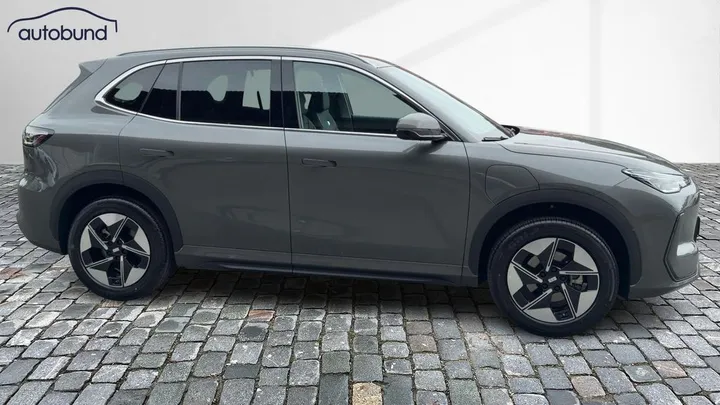 Geely E5