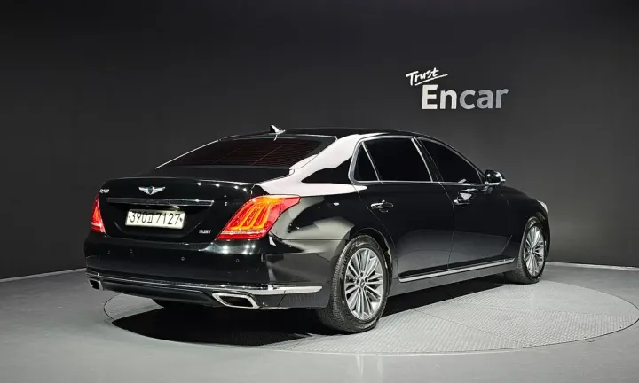 Genesis EQ900