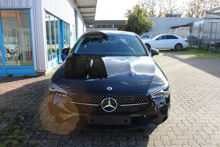Mercedes-Benz CLA 180