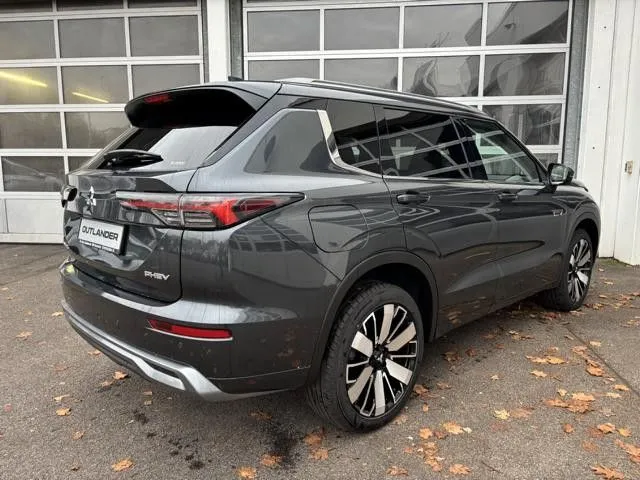 Mitsubishi Plug-in Hybrid Outlander