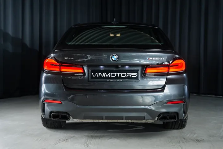 BMW M550