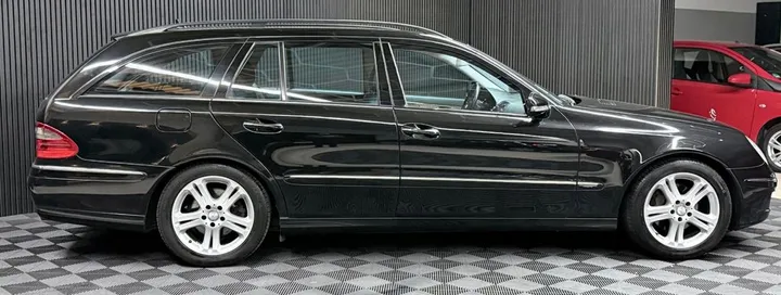 Mercedes-Benz E 230