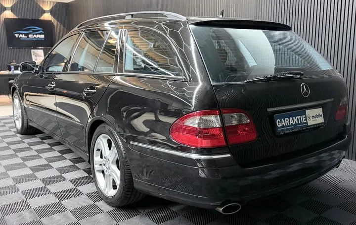 Mercedes-Benz E 230