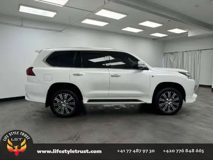 Lexus LX 570