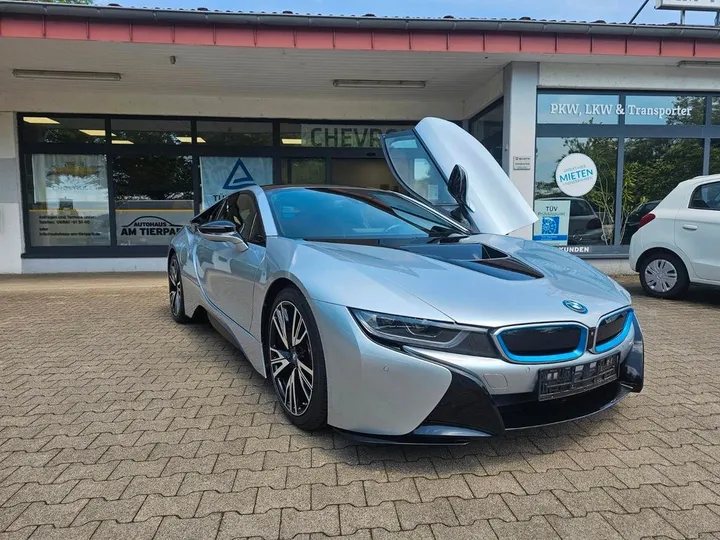 BMW i8