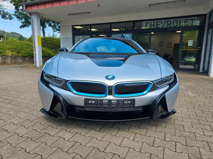 BMW i8