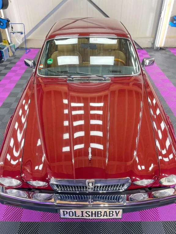 Jaguar XJ