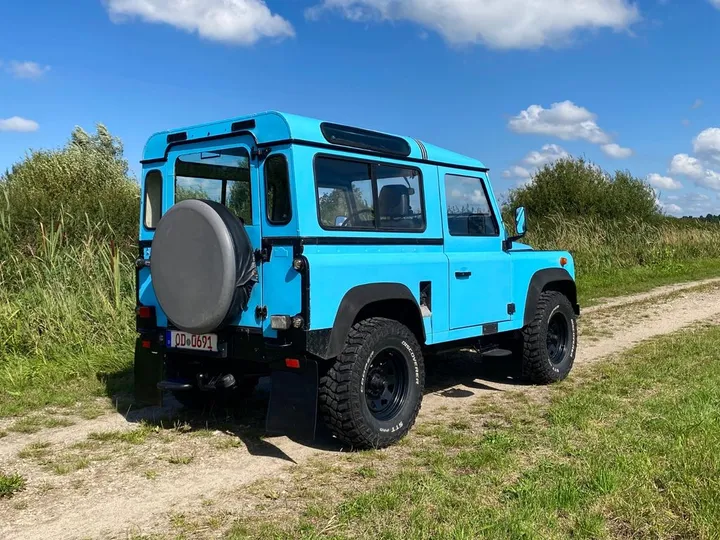 Land Rover Defender