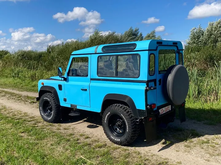 Land Rover Defender