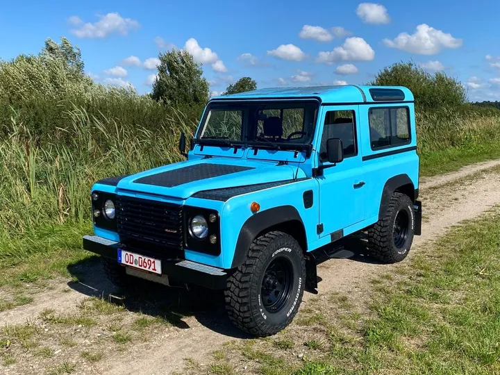 Land Rover Defender