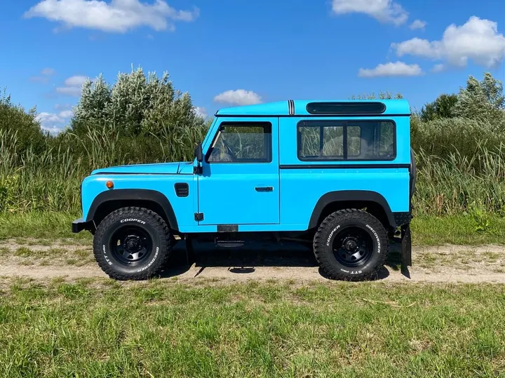 Land Rover Defender
