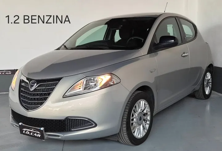 Lancia Ypsilon