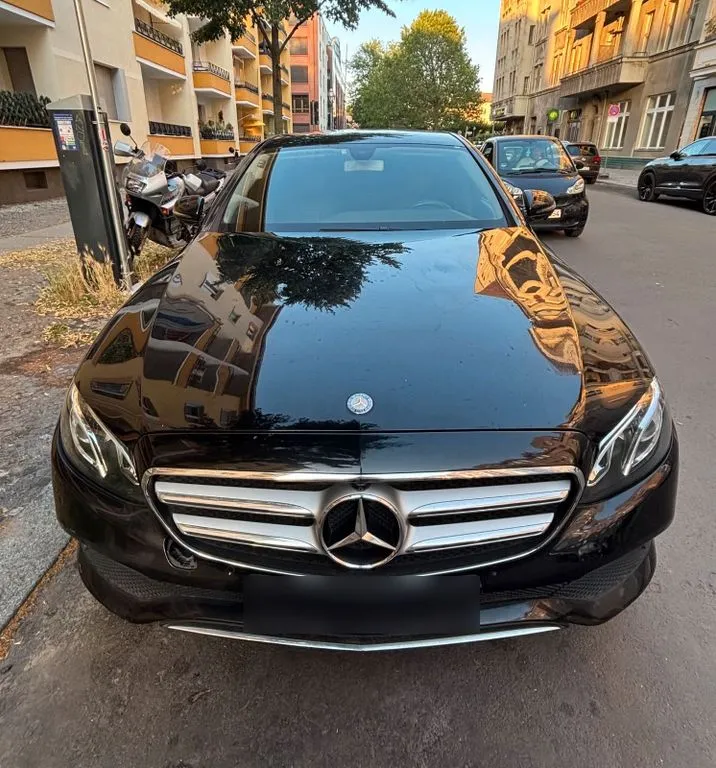 Mercedes-Benz E 220