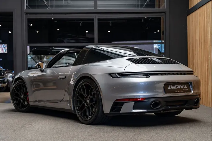 Porsche 992