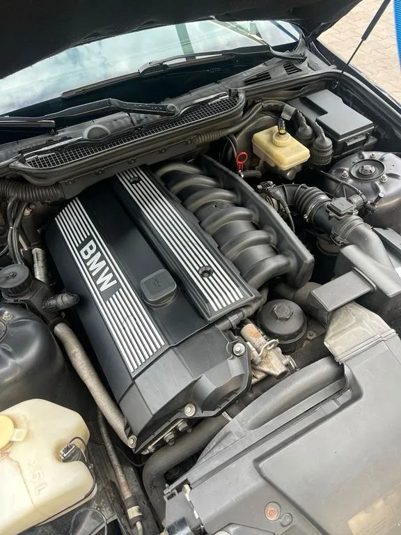 BMW 320
