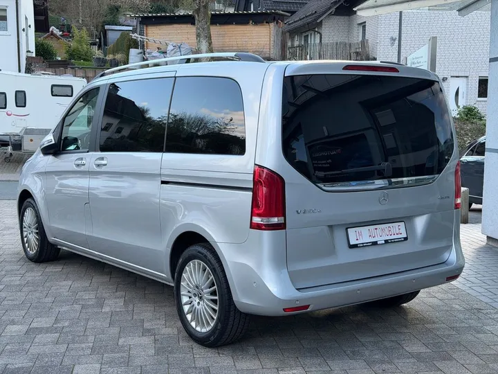 Mercedes-Benz V 220