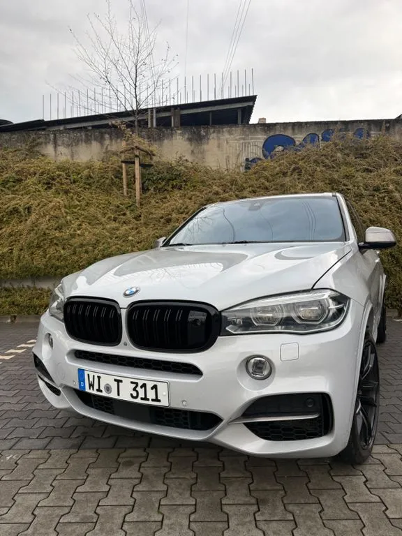 BMW X5 M50