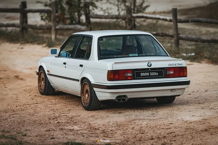 BMW 320