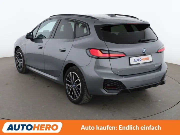 BMW 225