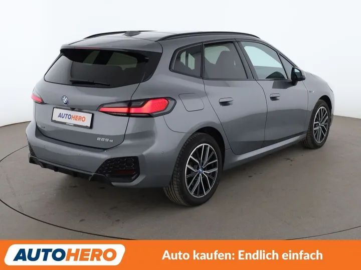 BMW 225