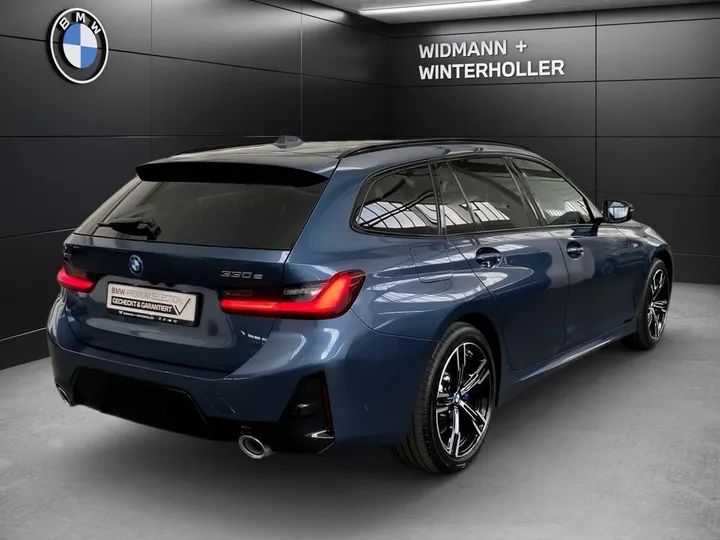 BMW 330