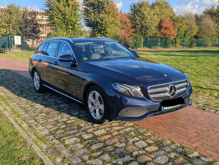 Mercedes-Benz E 220