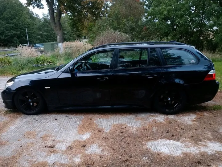BMW 525