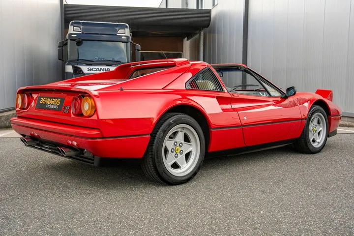 Ferrari 328