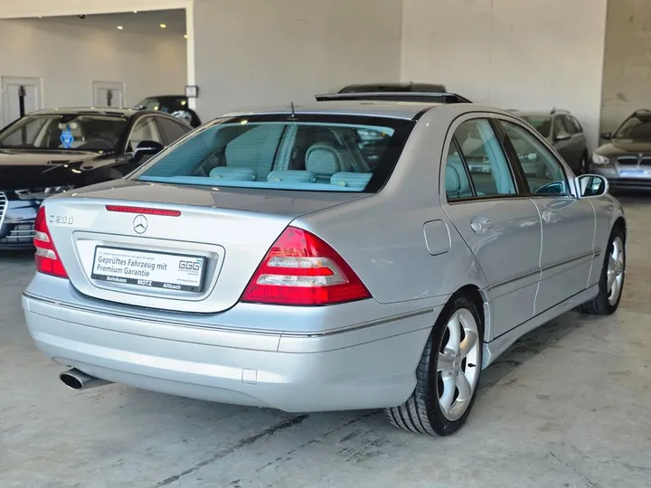Mercedes-Benz C 230