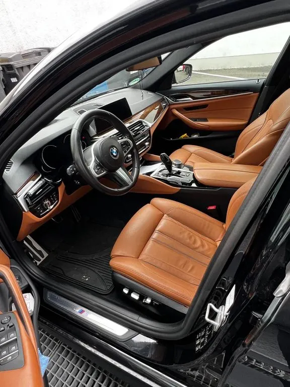 BMW 530