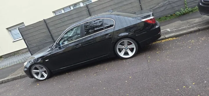 BMW 523