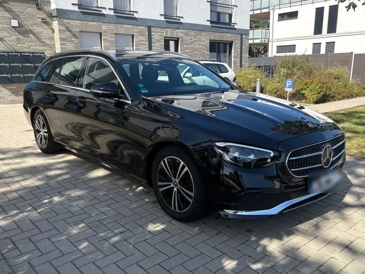 Mercedes-Benz E 220