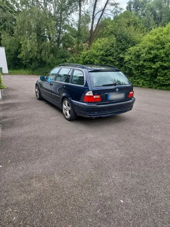 BMW 320