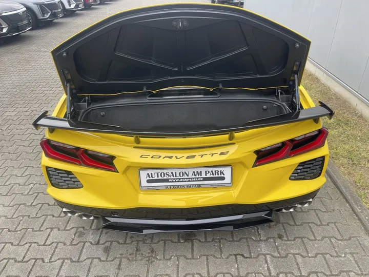 Corvette C8