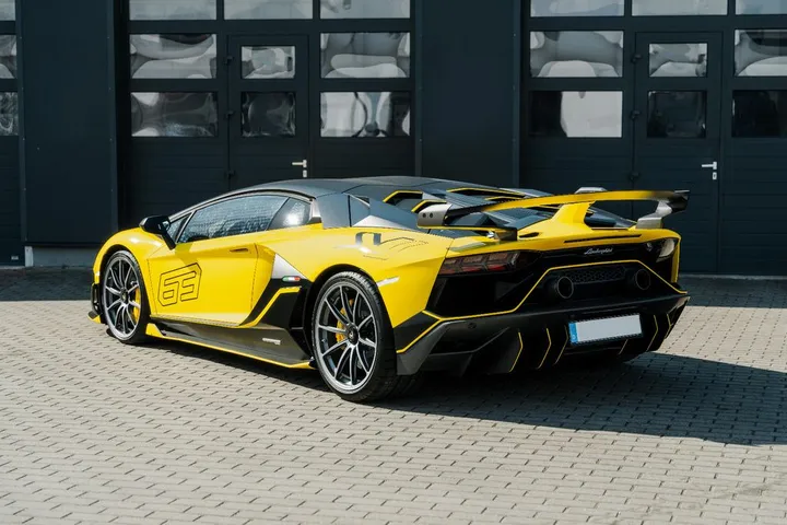 Lamborghini Aventador