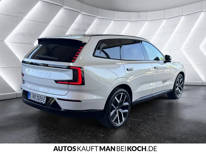 Volvo EX90