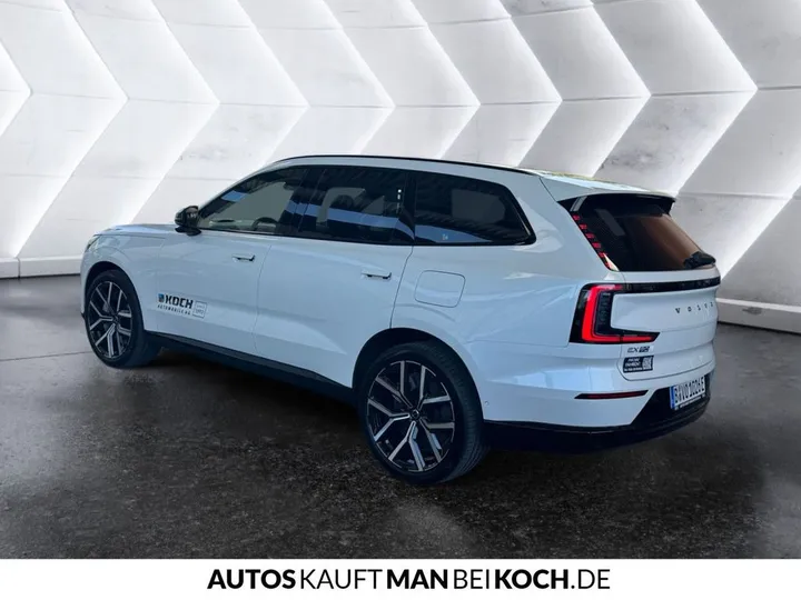 Volvo EX90