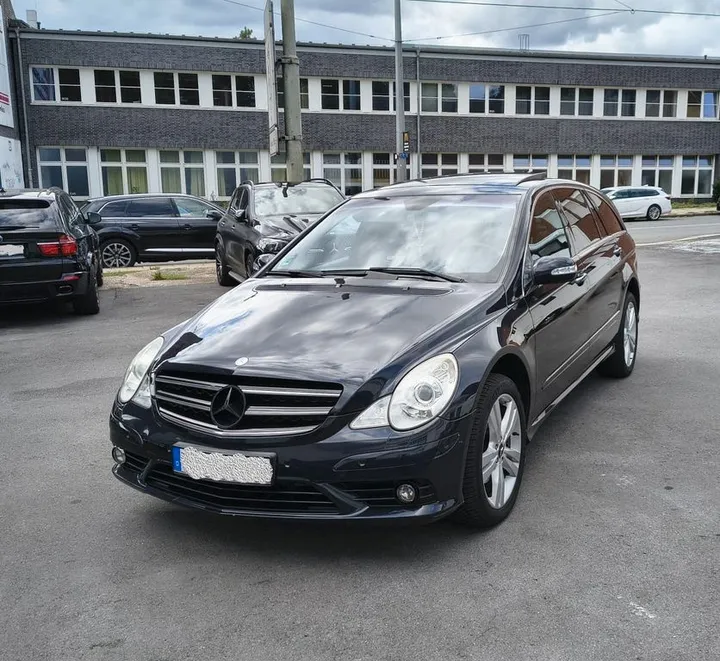 Mercedes-Benz R 320