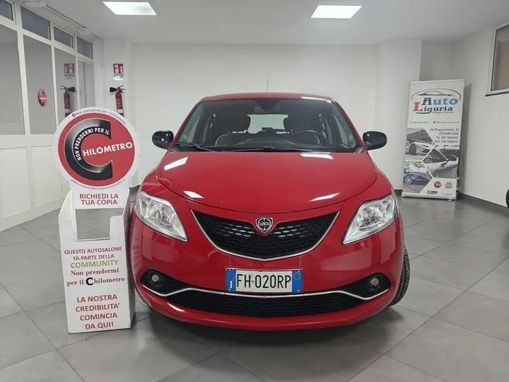 Lancia Ypsilon
