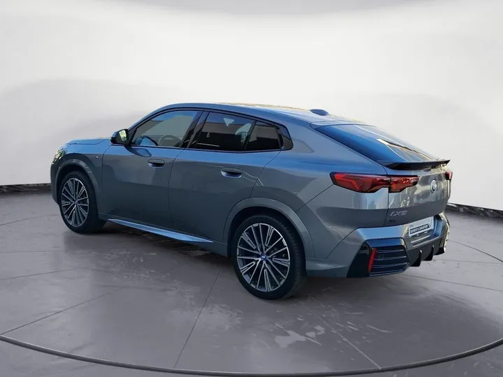 BMW iX2