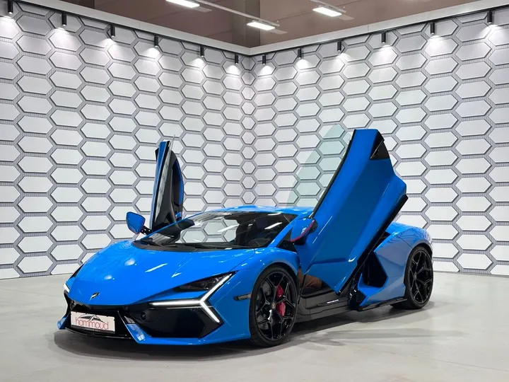 Lamborghini Revuelto