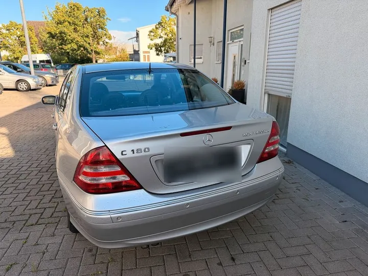 Mercedes-Benz C 180