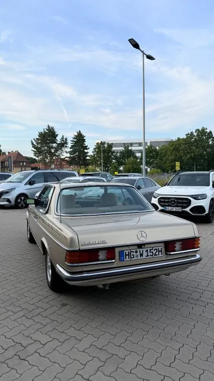 Mercedes-Benz 230