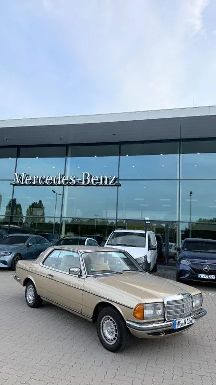 Mercedes-Benz 230