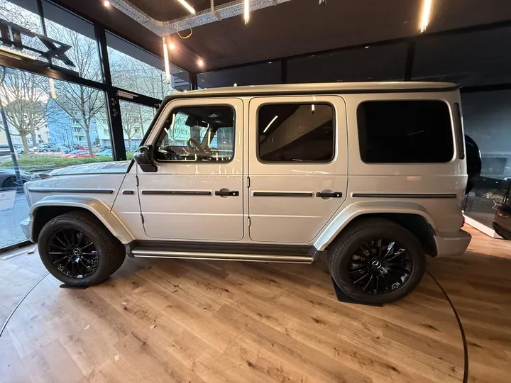 Mercedes-Benz G 400