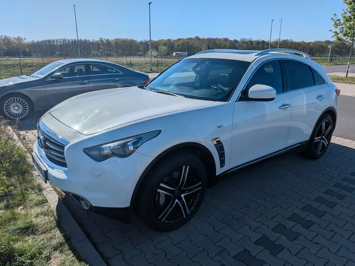 Infiniti FX