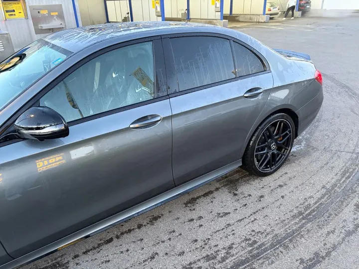 Mercedes-Benz E 63 AMG