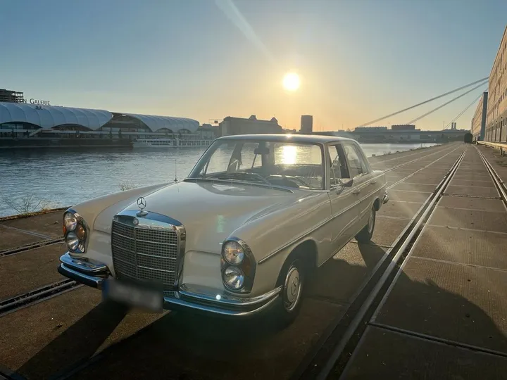Mercedes-Benz 280
