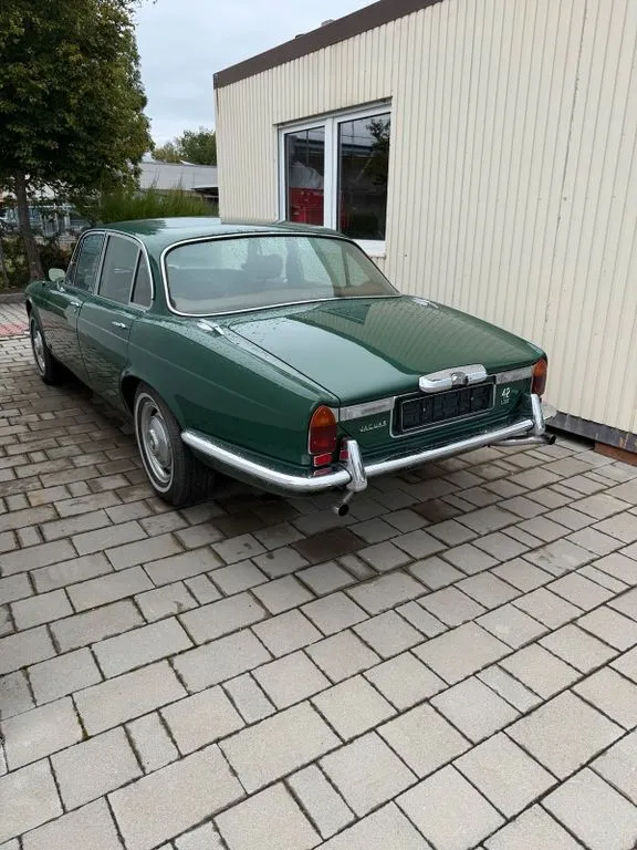 Jaguar XJ6